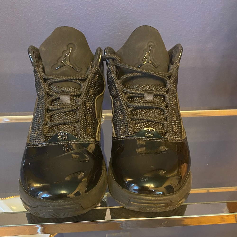 Boys size 5y Jordan Max Aura 2’s / excellent condition! All black!